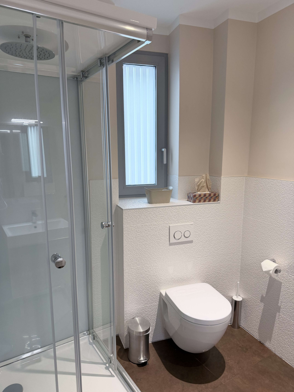 Badezimmer mit Dusche